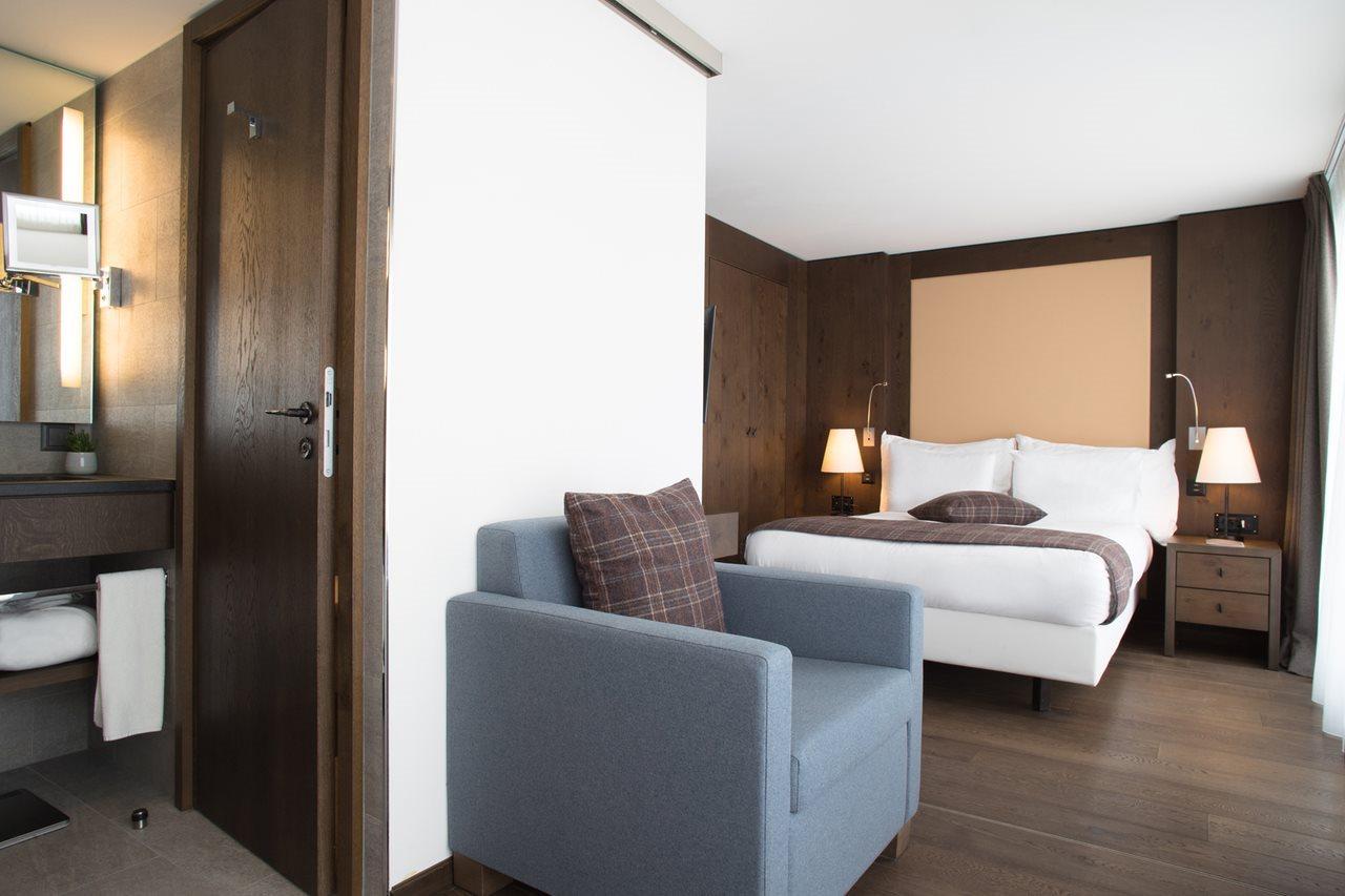 The Newgrange Hotel Наван Екстер'єр фото