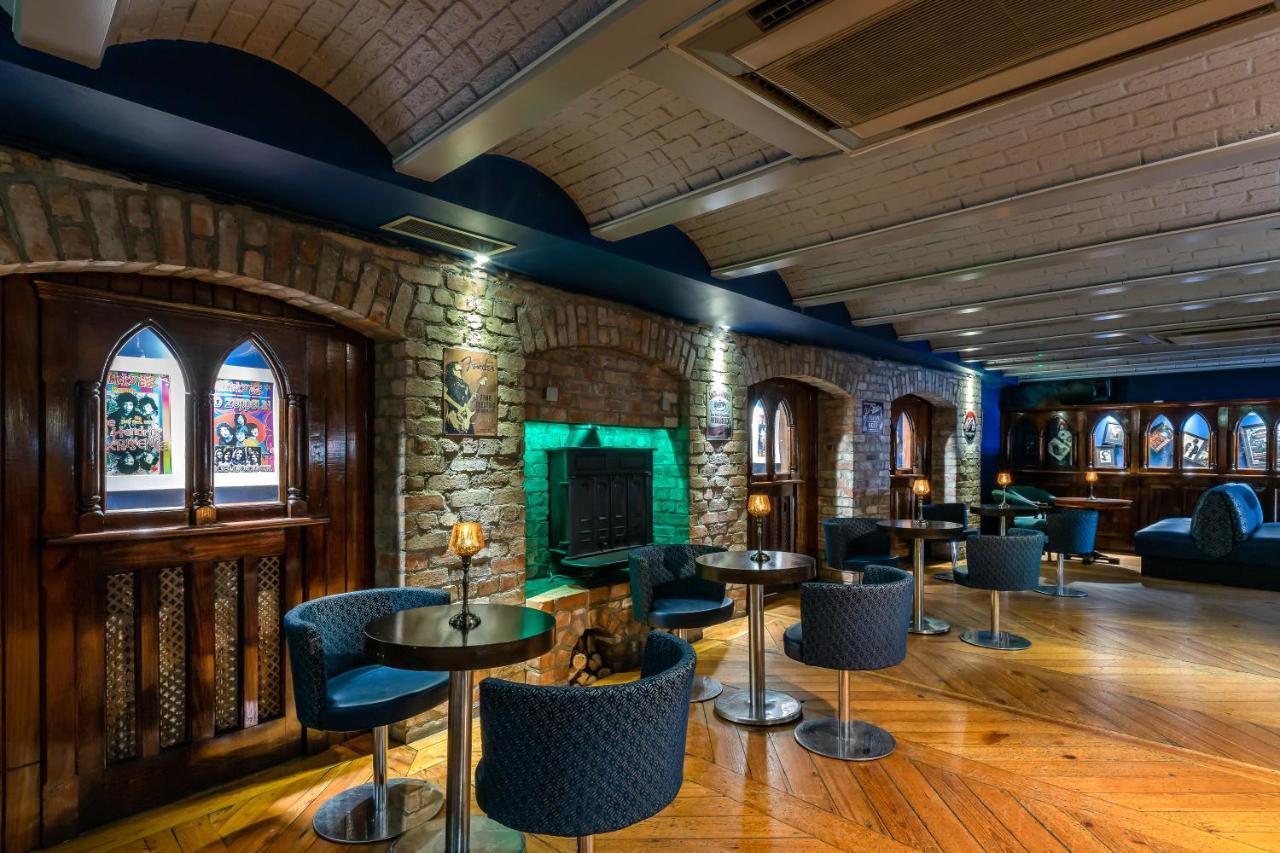 The Newgrange Hotel Наван Екстер'єр фото