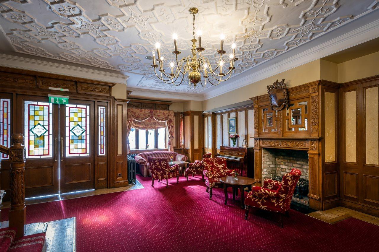 The Newgrange Hotel Наван Екстер'єр фото