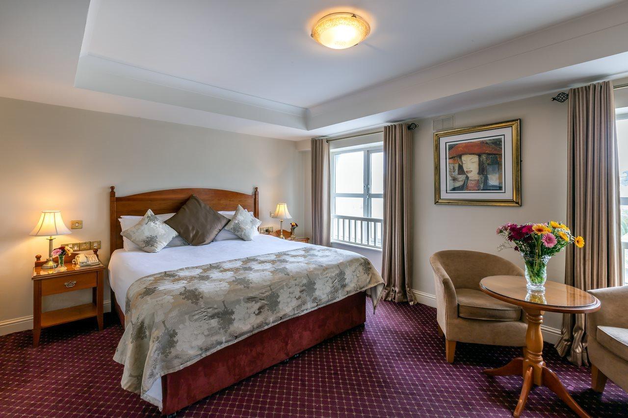 The Newgrange Hotel Наван Екстер'єр фото