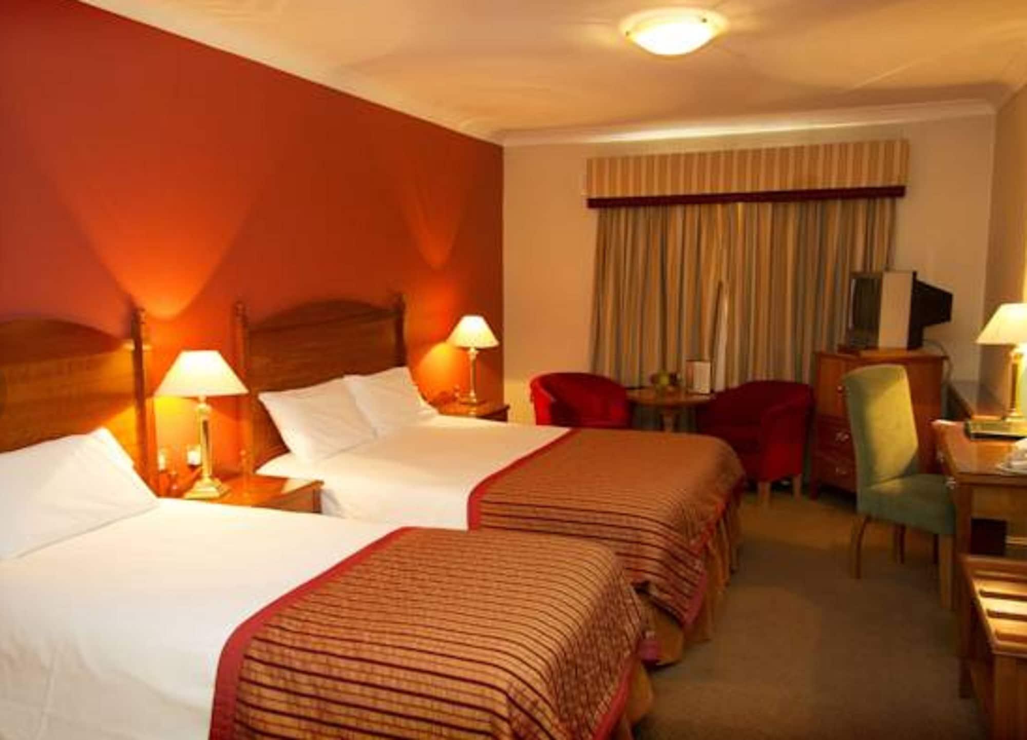 The Newgrange Hotel Наван Екстер'єр фото