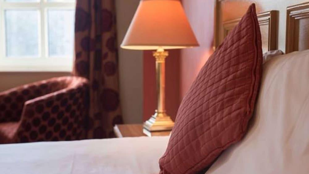 The Newgrange Hotel Наван Екстер'єр фото