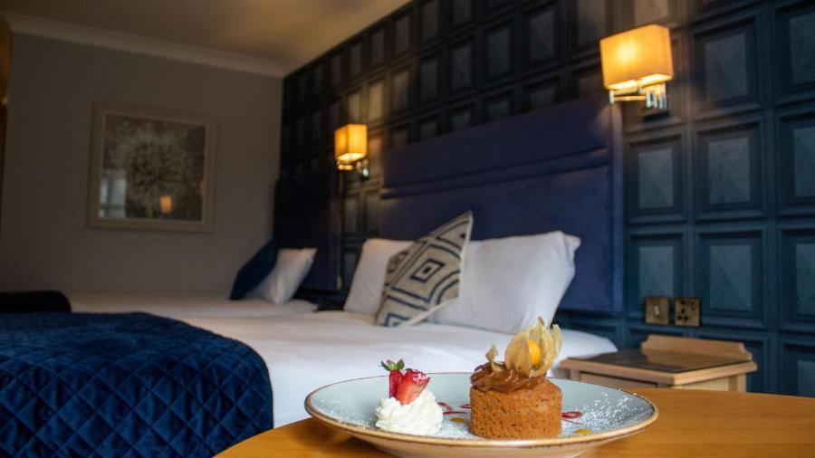 The Newgrange Hotel Наван Екстер'єр фото