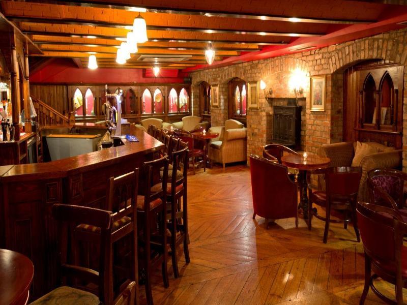 The Newgrange Hotel Наван Екстер'єр фото